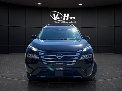 Used 2024 Nissan Rogue Platinum w/ Platinum Premium Package image 2