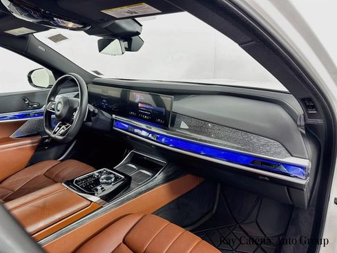 Used 2023 BMW 760i xDrive AWD/4WD image 30