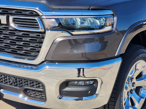 New 2026 RAM 1500 4x4 Crew Cab image 9