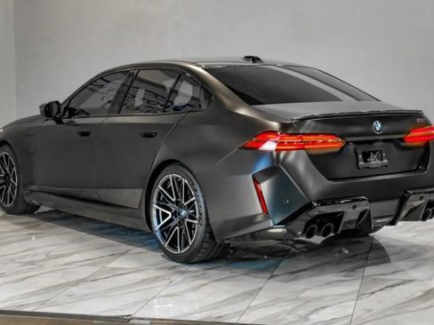 Used 2026 BMW M5 w/ Carbon Package AWD/4WD image 15