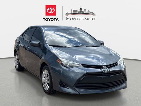 Used 2018 Toyota Corolla LE image 1
