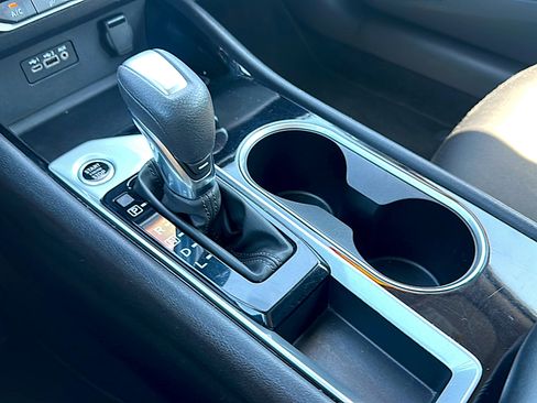 Used 2024 Nissan Altima 2.5 SV image 34