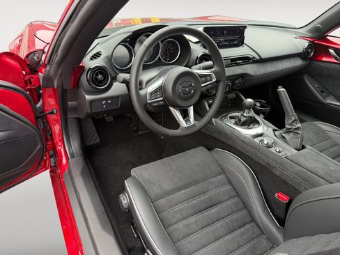 New 2026 MAZDA MX-5 Miata RF Club RWD image 15