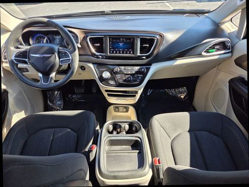 Used 2018 Chrysler Pacifica Touring Plus w/ Tire & Wheel Group image 15