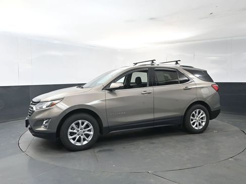Used 2019 Chevrolet Equinox LT w/ Sun & Navigation Package image 2