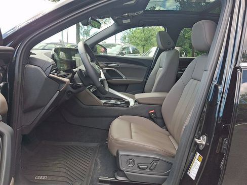 Used 2025 Audi Q5 Premium w/ Convenience Package AWD/4WD image 19