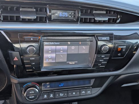 Used 2016 Toyota Corolla S image 17