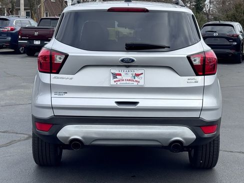 Used 2019 Ford Escape SEL image 17