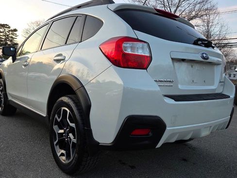 Used 2017 Subaru Crosstrek 2.0i Premium image 12