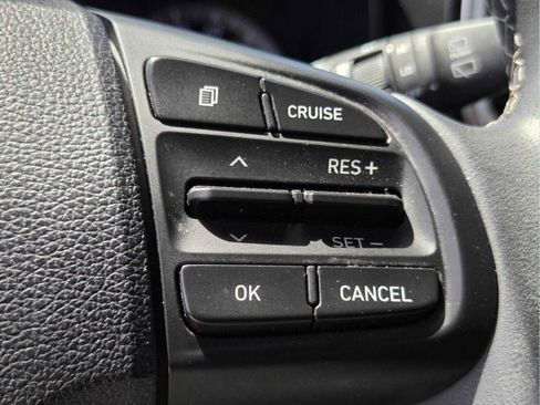 Used 2021 Hyundai Venue SEL FWD image 29