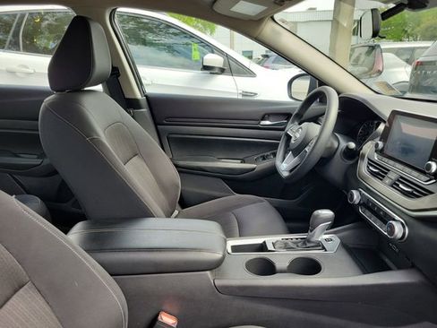 Used 2025 Nissan Altima 2.5 SV image 30