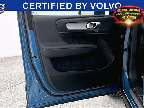 Certified 2025 Volvo XC40 B5 Core AWD/4WD image 22