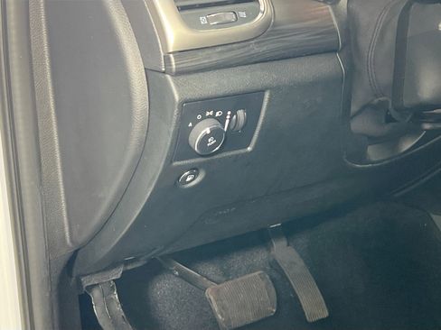 Used 2022 Jeep Grand Cherokee Laredo X image 10