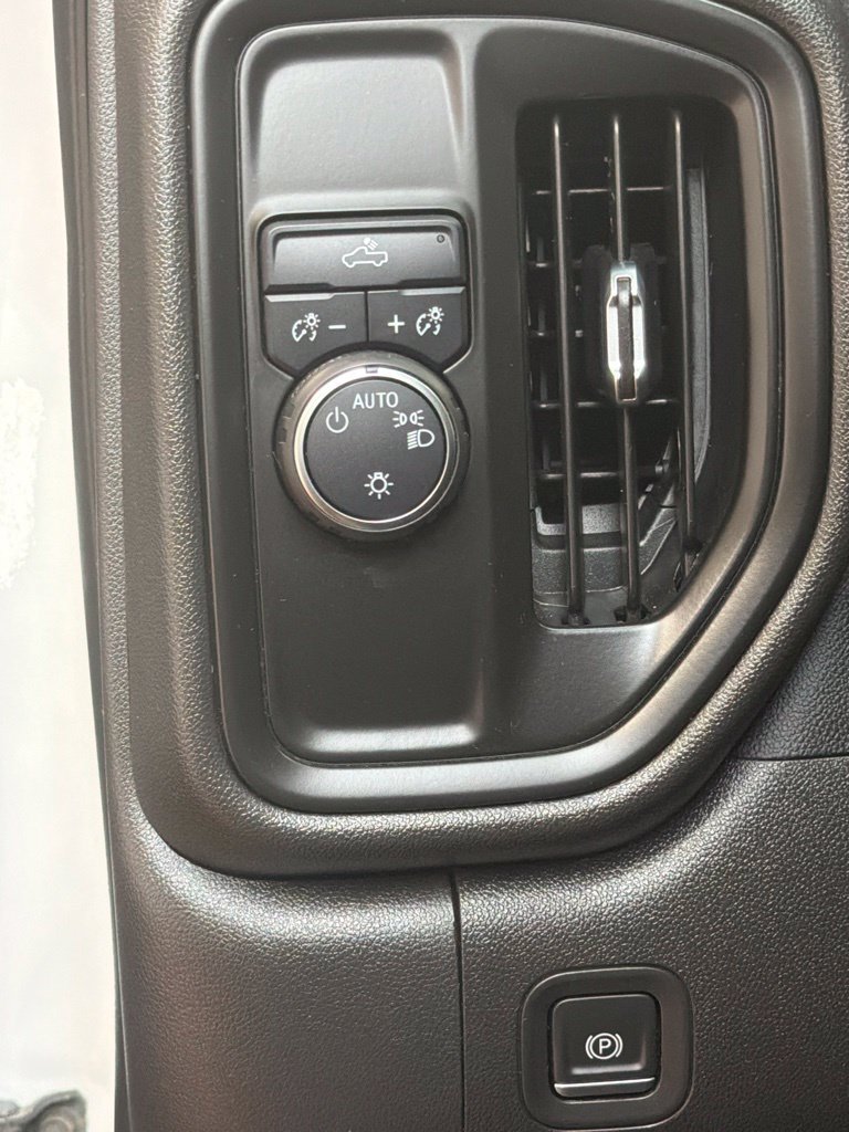 Used 2022 Chevrolet Silverado 1500 Custom w/ Safety Confidence Package RWD image 22