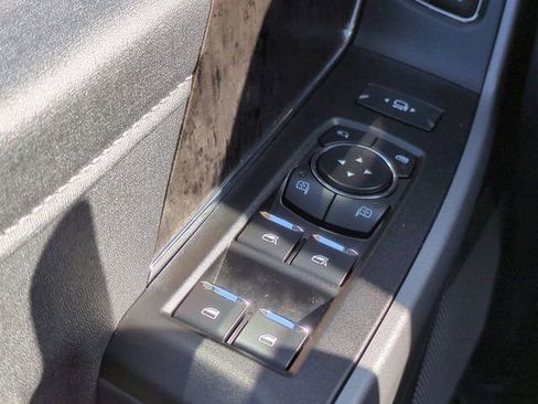 Used 2024 Ford F250 Lariat w/ Chrome Package image 24