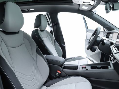 New 2026 Volkswagen Tiguan SE R-Line image 75