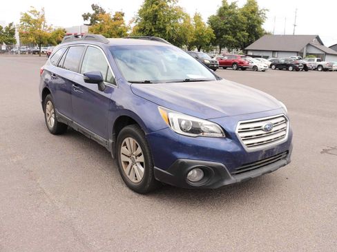 Used 2016 Subaru Outback 2.5i Premium AWD/4WD image 3