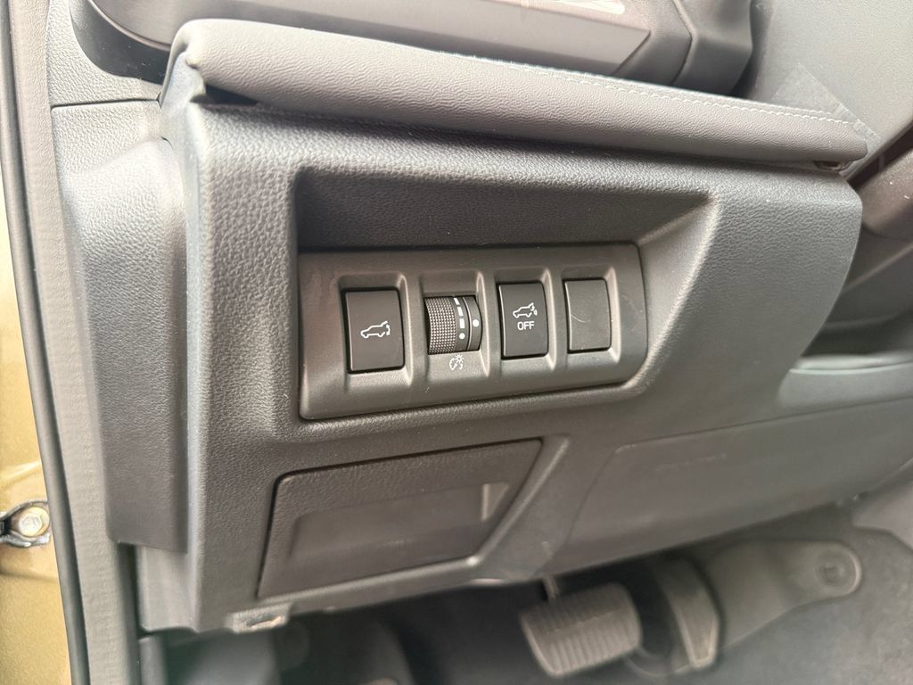 Used 2023 Subaru Outback Touring AWD/4WD image 24