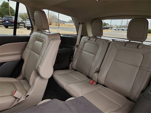 Used 2023 Lincoln Aviator Reserve w/ Equipment Group 201A image 10