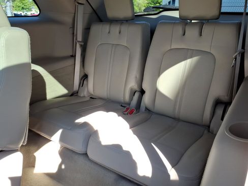 Used 2011 Lincoln MKT 2WD w/ 101A Rapid Spec Order Code image 7