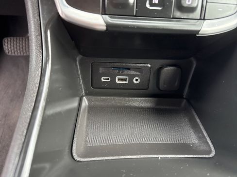 Used 2024 GMC Terrain SLT image 35