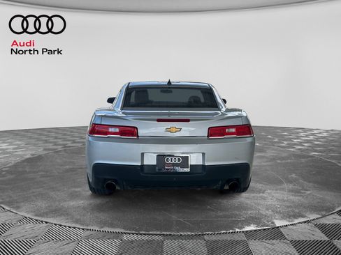 Used 2015 Chevrolet Camaro LT RWD image 4