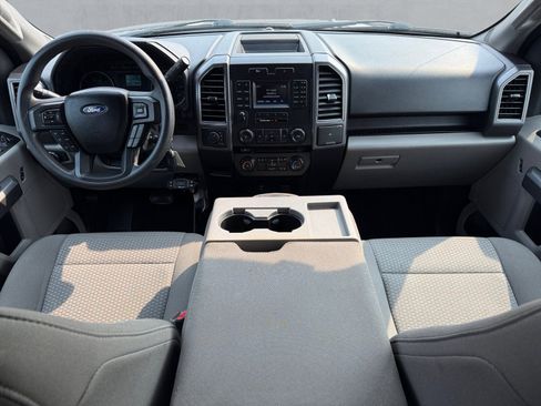 Used 2017 Ford F150 XLT image 9