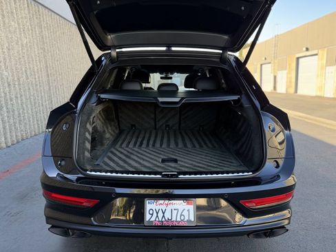 Used 2021 Bentley Bentayga AWD/4WD image 17