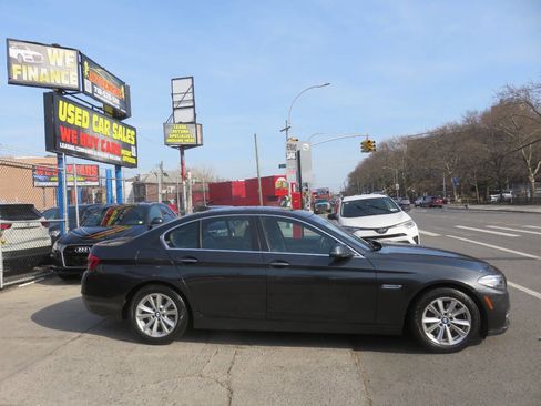 Used 2014 BMW 528i xDrive Sedan image 9