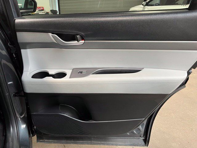 Used 2025 Hyundai Palisade SEL FWD image 13