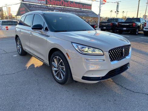 Used 2022 Lincoln Corsair Grand Touring w/ Elements Technology Bundle image 3