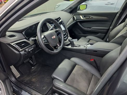 Used 2016 Cadillac CTS V w/ Carbon Fibre Package image 2