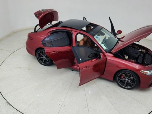 Used 2017 Alfa Romeo Giulia Ti w/ TI 19" Sport Package image 84