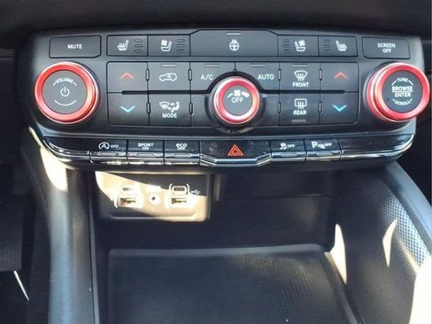 Used 2023 Dodge Durango GT AWD/4WD image 23