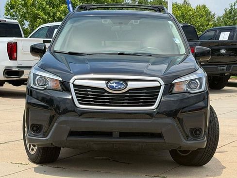 Used 2019 Subaru Forester Premium AWD/4WD image 2