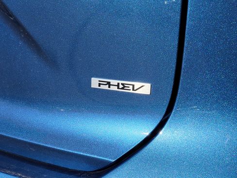 Used 2023 Kia Niro SX Touring image 12