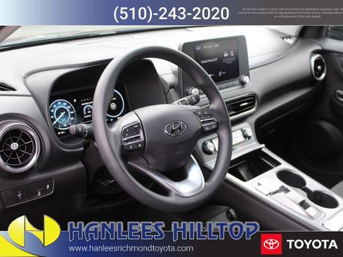 Used 2023 Hyundai Kona SE image 11