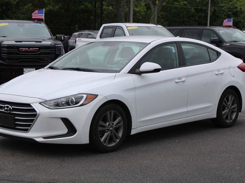 Used 2018 Hyundai Elantra SEL FWD image 2