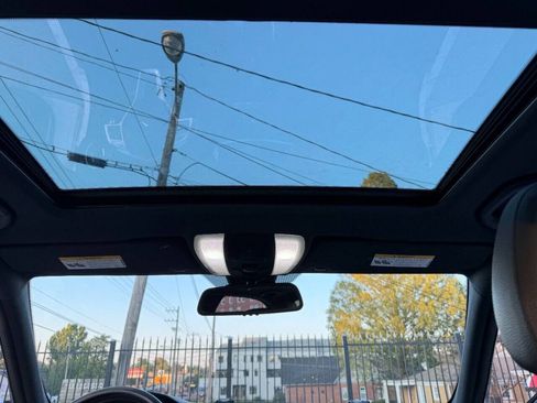 Used 2013 Mercedes-Benz C 250 Sedan image 27