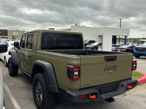 Used 2025 Jeep Gladiator Mojave w/ Safety Group image 4