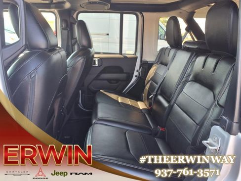 Used 2023 Jeep Wrangler Unlimited Sahara image 5
