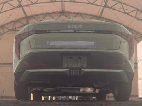 Used 2025 Kia K4 LXS image 11