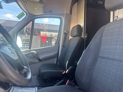Used 2018 Mercedes-Benz Sprinter 2500 image 8