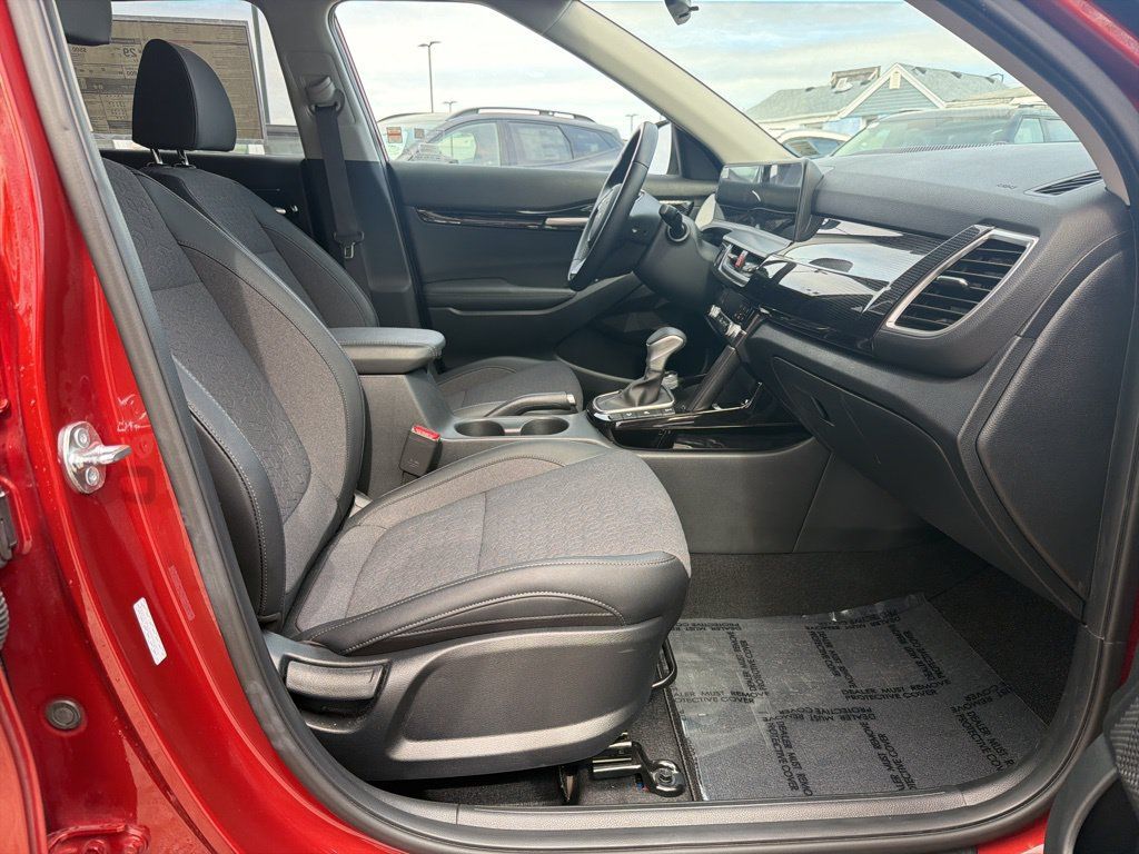 Used 2025 Kia Seltos S AWD/4WD image 32