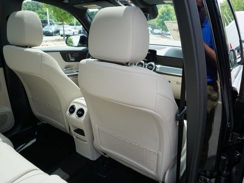 Used 2025 Mercedes-Benz GLB 250 image 62