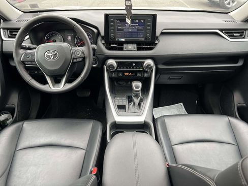 Used 2020 Toyota RAV4 XLE Premium image 14