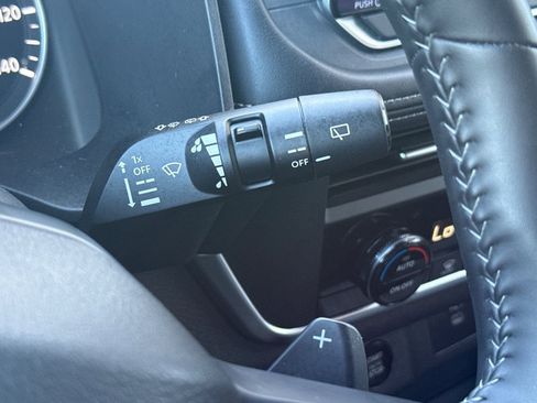 Used 2025 Nissan Rogue SV AWD/4WD image 34