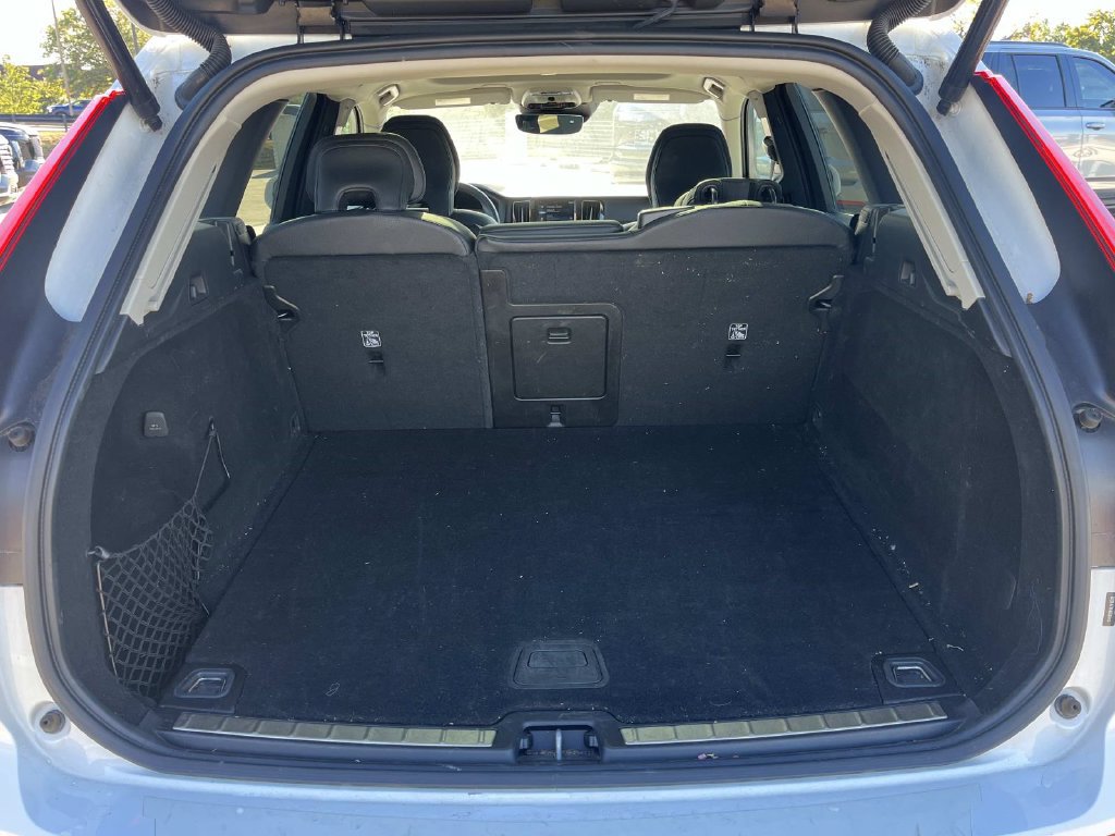 Used 2020 Volvo XC60 T5 Momentum FWD image 21