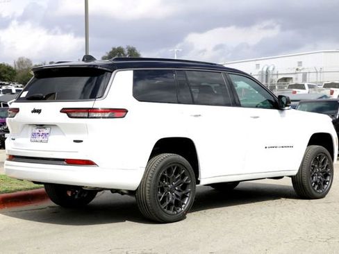 New 2026 Jeep Grand Cherokee L Summit image 5