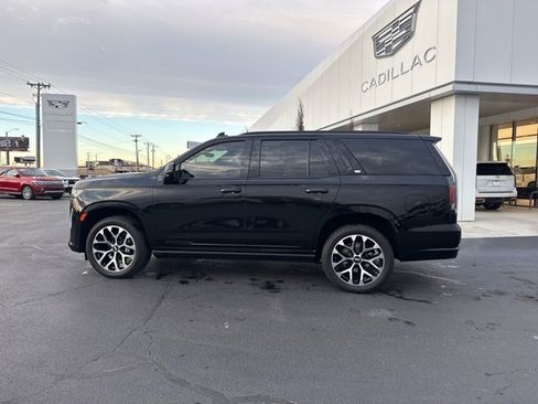 Used 2023 Cadillac Escalade Sport w/ LPO, ONYX Package image 10